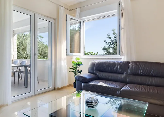 Apartment Relax-4 By Interhome Maslenica