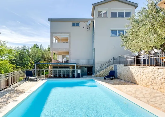 Apartment Relax-4 By Interhome Maslenica