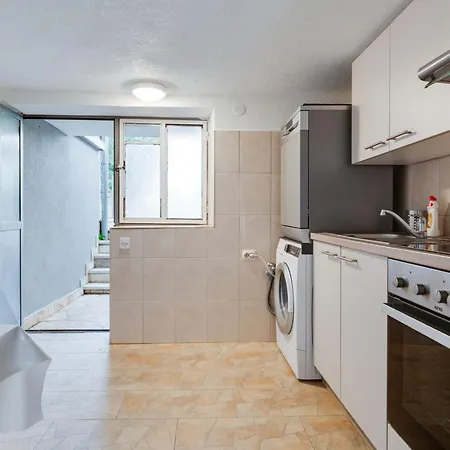 Apartment Relax-4 By Interhome Lägenhet Maslenica