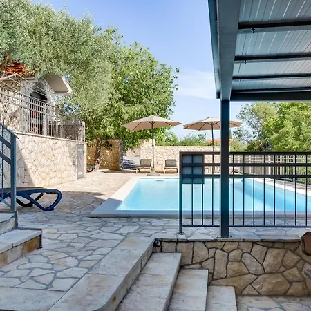 Relax-4 By Interhome *