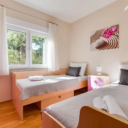 Apartment Relax-4 By Interhome *