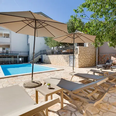 Relax-4 By Interhome