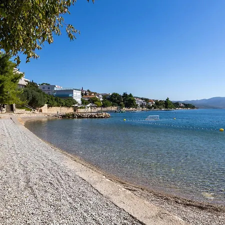 Relax-4 By Interhome *