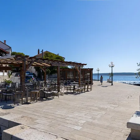 Relax-4 By Interhome Maslenica