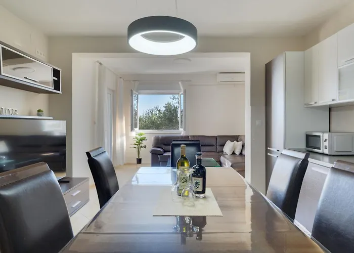 Relax-4 By Interhome